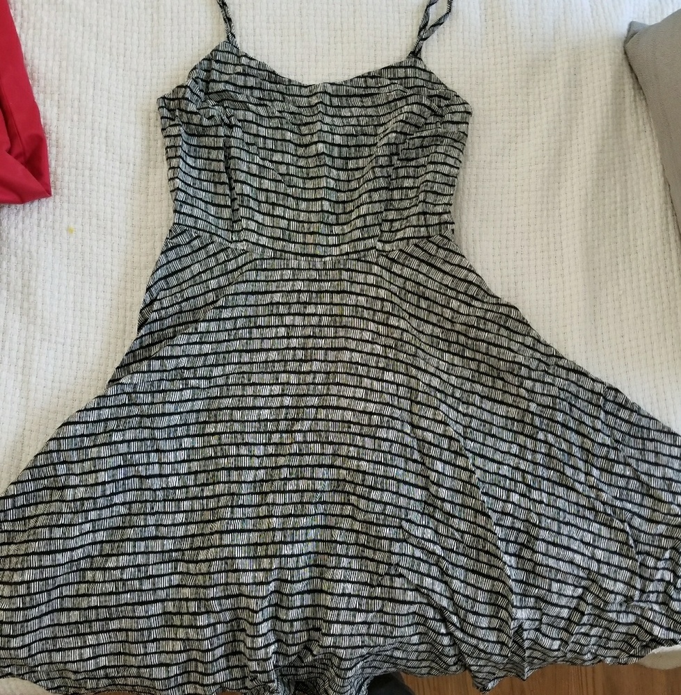 Black and White Old Navy Flouncy Sundress